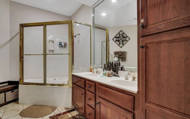 Reflection 2 Bedroom Condo by RedAwning