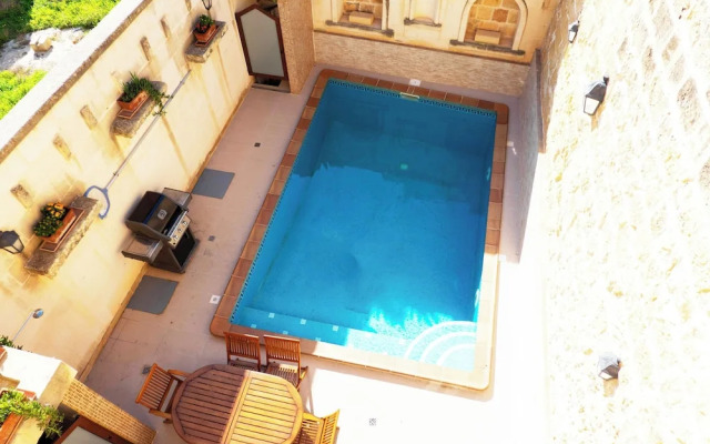 Mixel Gozitan Villa and Pool