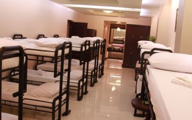 Oyo 159 San Remigio Pensionne Suites