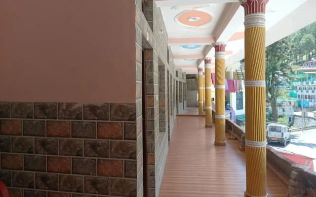 OYO 23141 Kanak Palace Barkot