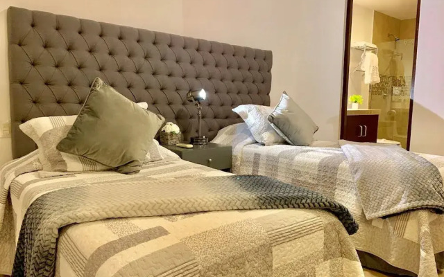 Sleeps 4-6-amazing 2 Bedroom Ph With Bbq & Jacuzzi