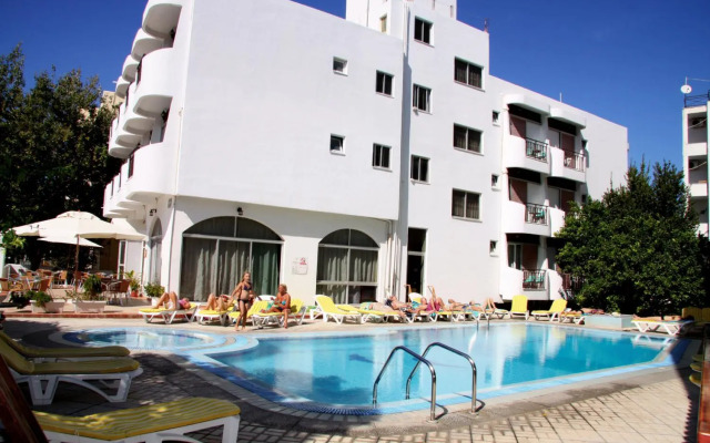 Captain's Hotel