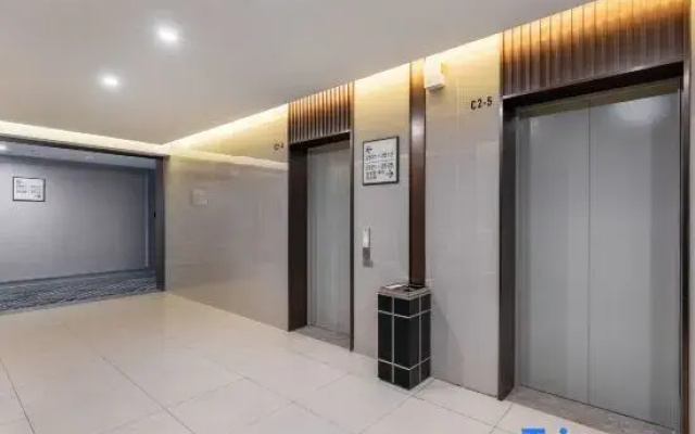 Xana Hotelle Hotel (Nanchang West Station International Sports Center)