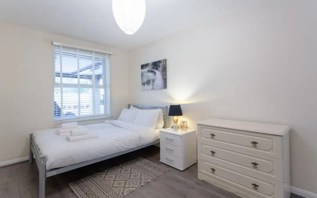 Stylish 4 Bedroom Property in East London