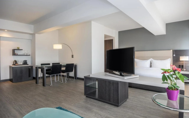 NH Bogotá Urban 26 Royal