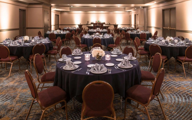 Embassy Suites by Hilton Seattle Tacoma International Airport