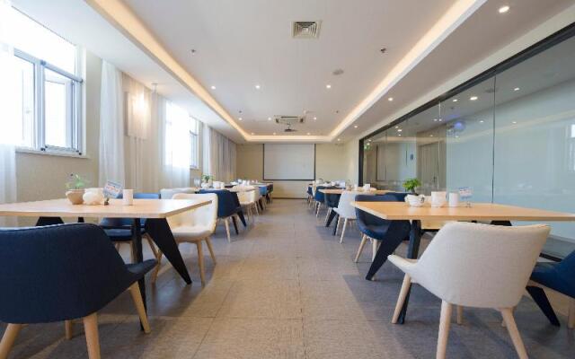 Hanting Hotel Qinhuangdao Quante Field