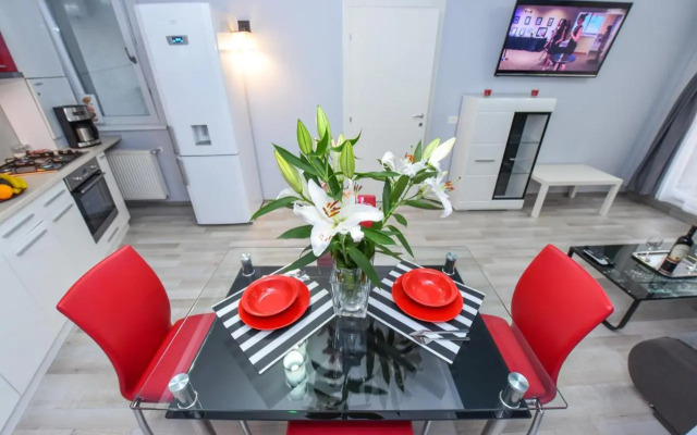 Pierre Cardin Deluxe Apartment With Terrace by Magniflex