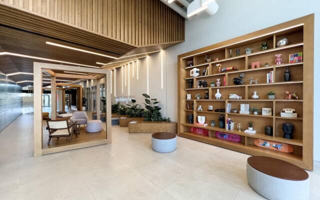 Modern Boho 1BR Sleeps4 Balcony Pool Gym Dxbhills