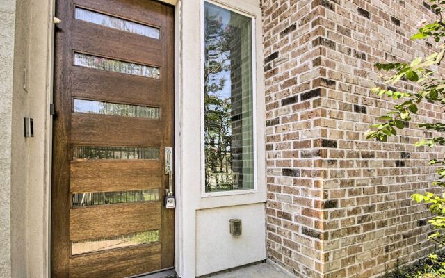 3-story Home Near Museums, Nightlife & Downtown!