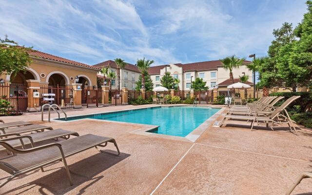 Homewood Suites by Hilton Laredo at Mall del Norte