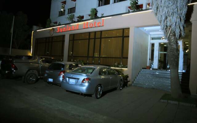 Sunland Hotel