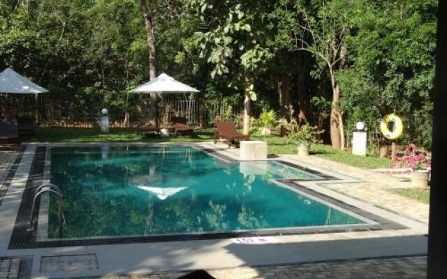 Refresh Cabana Gardens