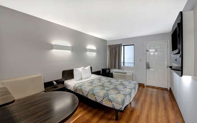 Motel 6 Sulphur Springs, TX