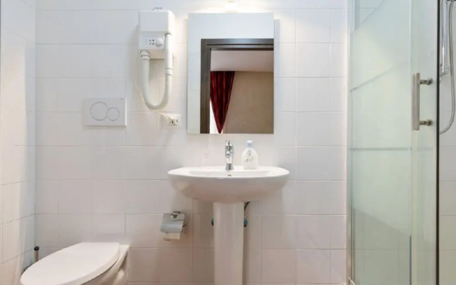 Roma Enrico Guesthouse