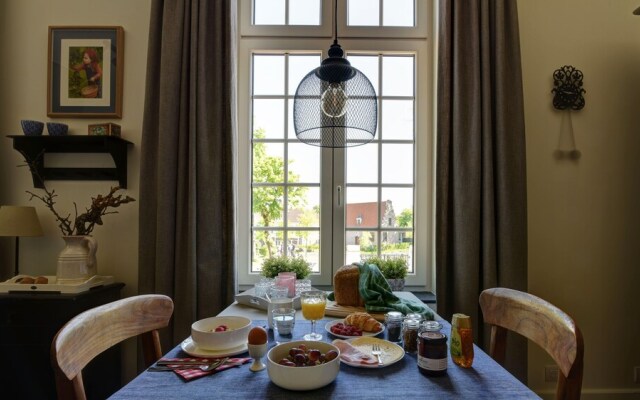 B&B Eikenlaan 12