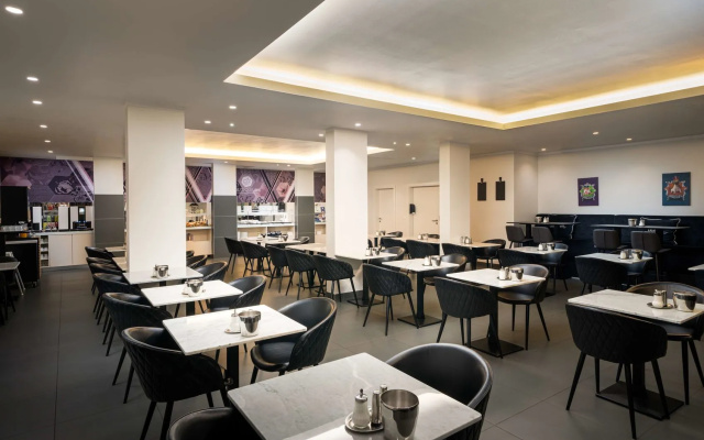 Elaya  Vienna City West