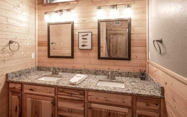 Clearwater Cabin - Three Bedroom Cabin