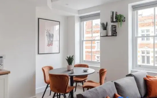 The Foley Residence III - Fitzrovia - by Frankie