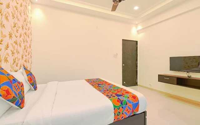Fabhotel The Golden Leaf