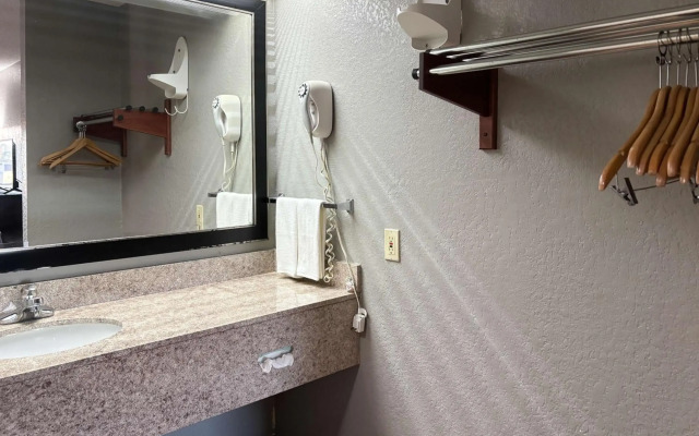 Motel 6 Prattville, AL