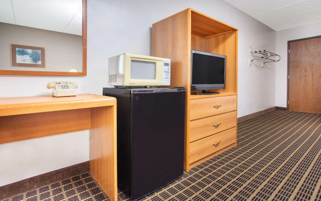 Days Inn by Wyndham Fond du Lac