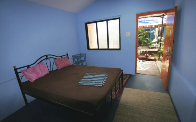Rudra Holidays Guest House – Guest Rooms – Arambol