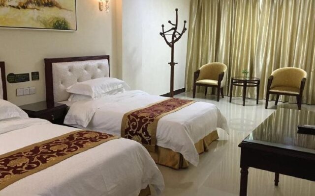 Longhui Business Hotel