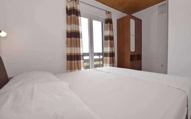 Apartments Mladen