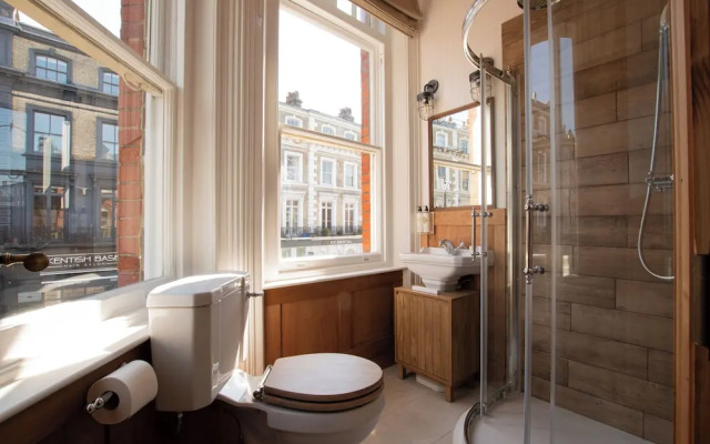 The Old Farmhouse Pub & Rooms