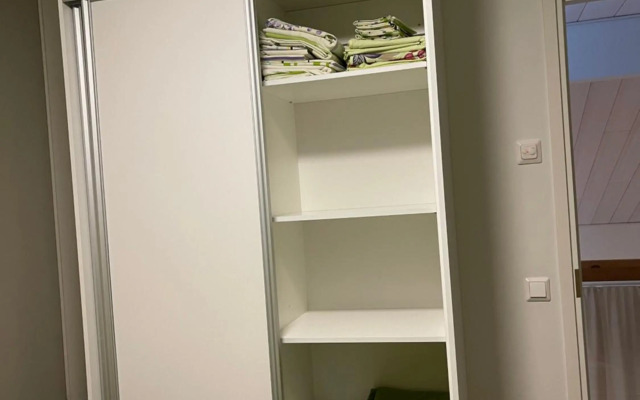 Дом у спа-центра и озера