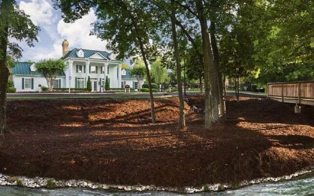 SoBe Cool Springs Apartments