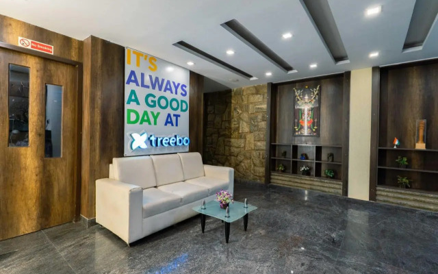 Treebo Cranberry Delight