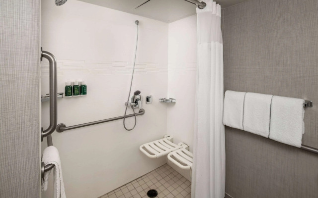 Sonesta ES Suites Fairfax Fair Lakes