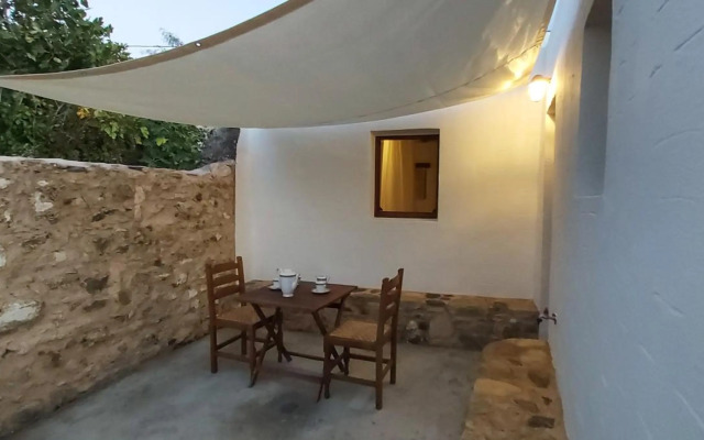 Traditional house in Asfendiou