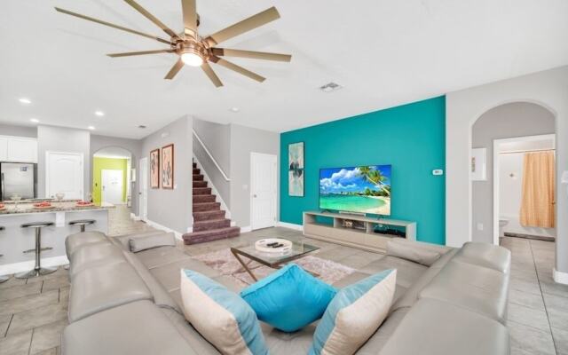 Ultimate 6 Bedroom Villa by Redawning