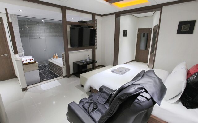 Hotel Page