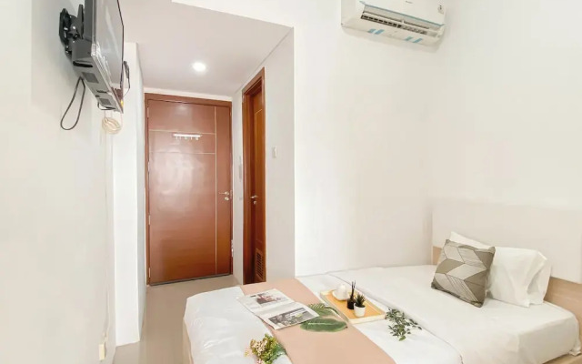 Basic Studio Apartment At Vittoria Residence