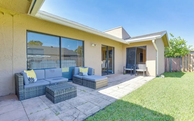 Near Beaches: Pet-friendly Sunrise Escape w/ Patio
