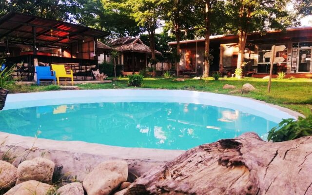 Mad Monkey Hostel Pai