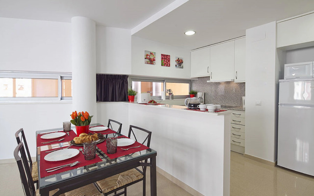 Charmsuites Paralel Apartments