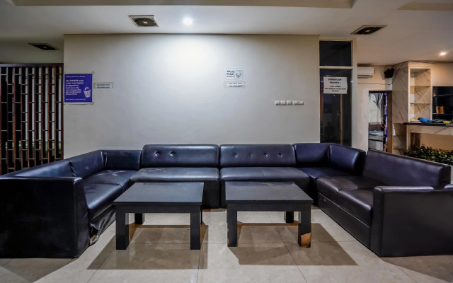 Super OYO Capital O 92633 Spring Hotel Gubeng