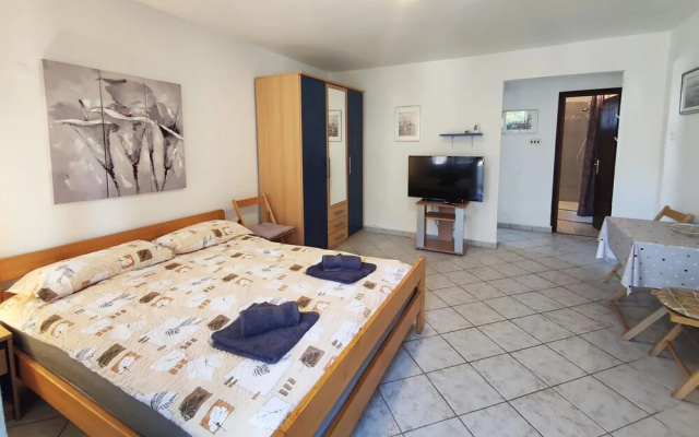 Amazing Home in Porec With Wifi and 0 Bedrooms - Hotel in Porec - Photo 3