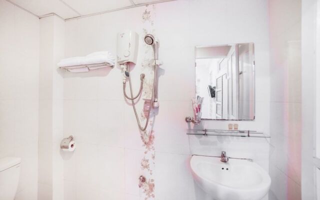 Oyo 553 Truong Giang Hotel