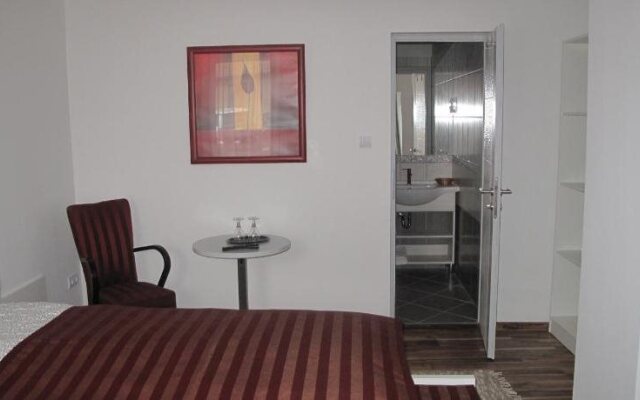 Riviéra Rooms Vendégszobák