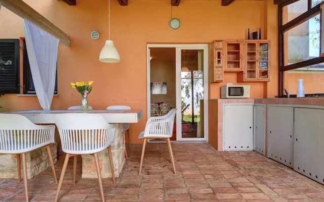 Comfortable Apartment With Private Terrace