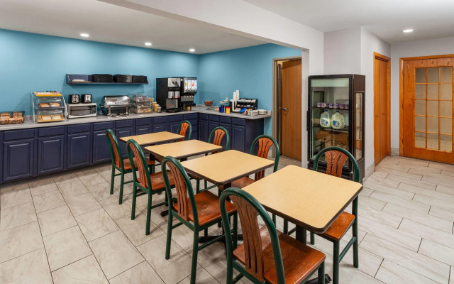 Days Inn by Wyndham Eagle River