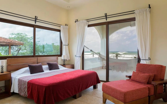 Fort Walker (Beachfront House+Studio)