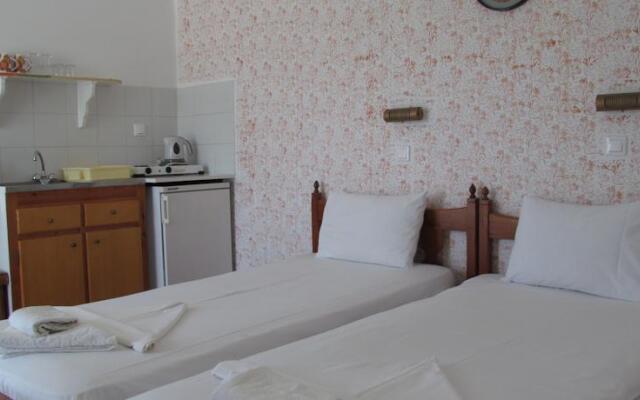Agios Stefanos Studios & Apartments