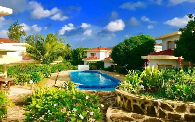 Siku Moja Villa - Beautiful Beach Family Villa